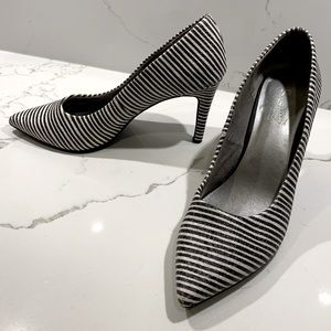 Seychelles Frequency Striped Pumps